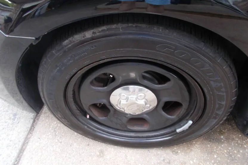 2013 Ford Taurus photo 1