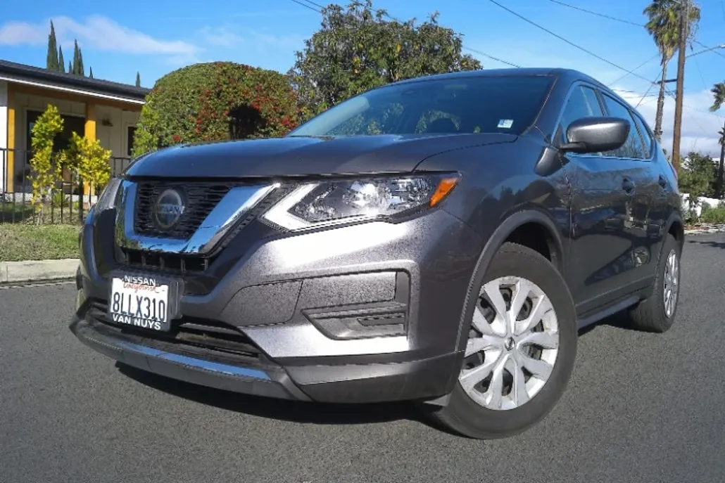 2019 Nissan Rogue S photo 1
