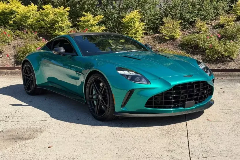 2025 Aston Martin Vantage photo 1