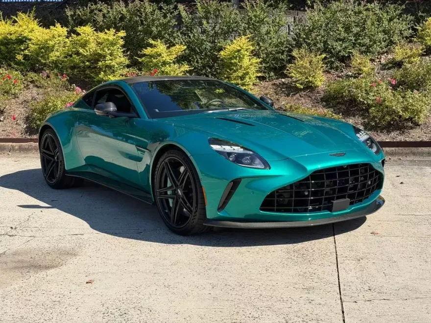 2025 Aston Martin Vantage photo 1