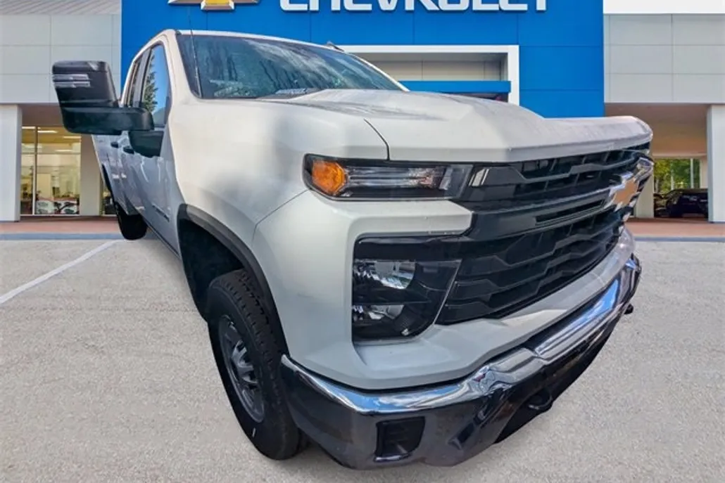 2025 Chevrolet Silverado 2500HD photo 1