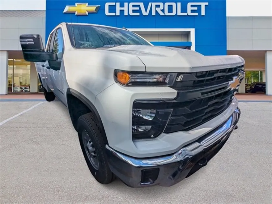 2025 Chevrolet Silverado 2500HD photo 1