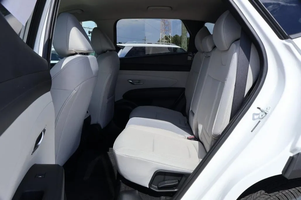 2026 Hyundai Tucson SEL photo 1