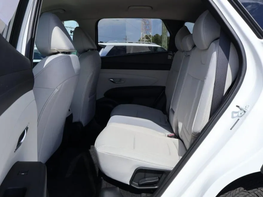 2026 Hyundai Tucson SEL photo 1