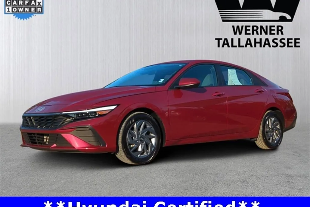 2024 Hyundai Elantra SEL photo 1