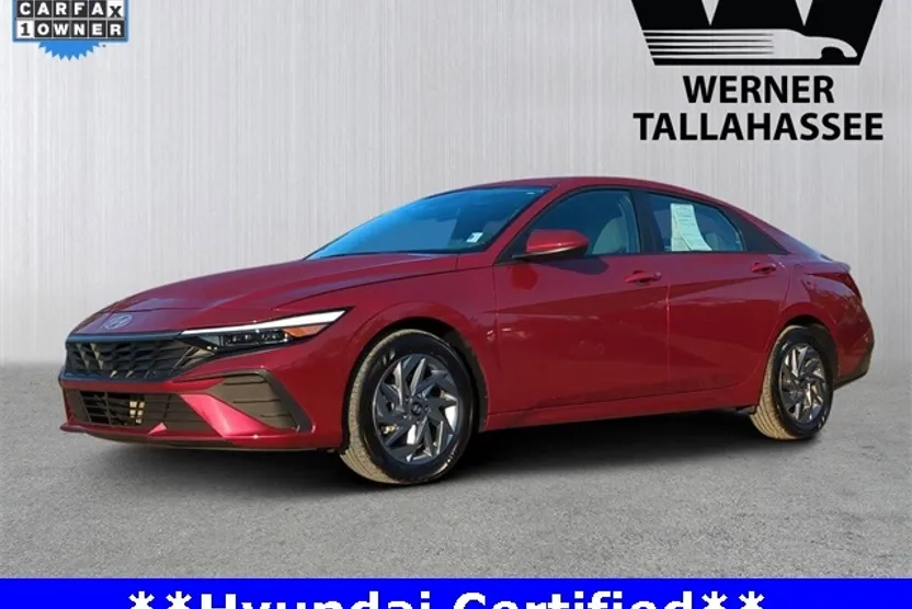 2024 Hyundai Elantra SEL photo 1