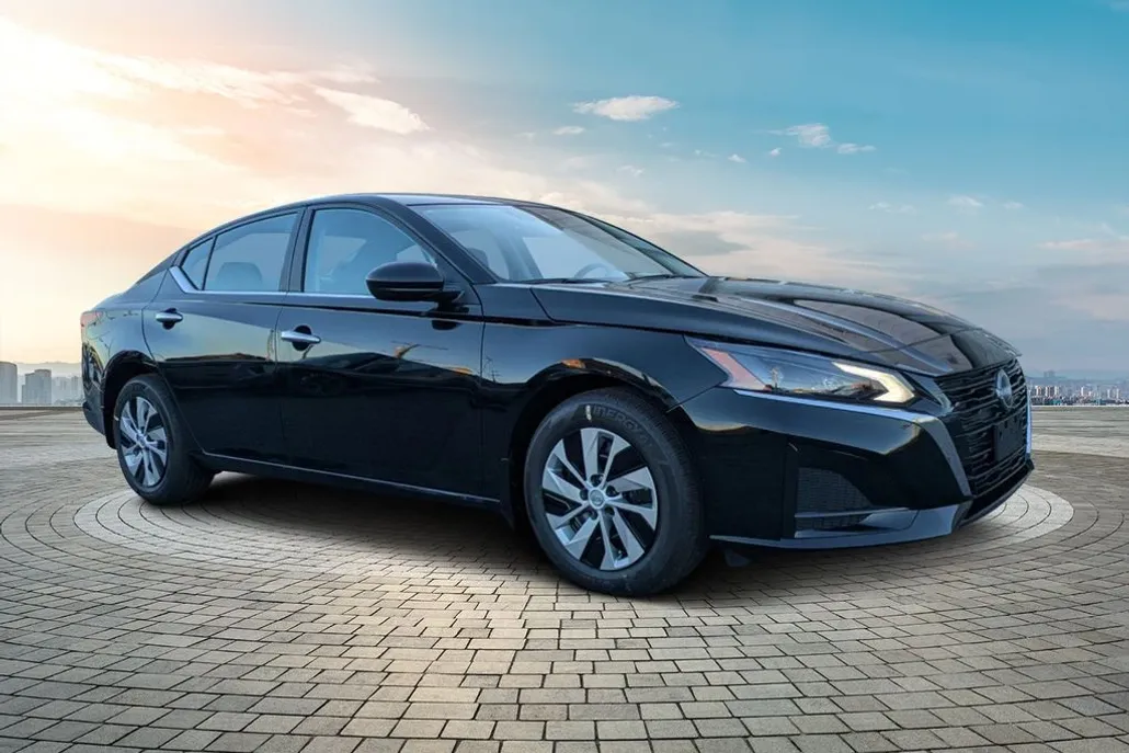 2025 Nissan Altima S photo 1