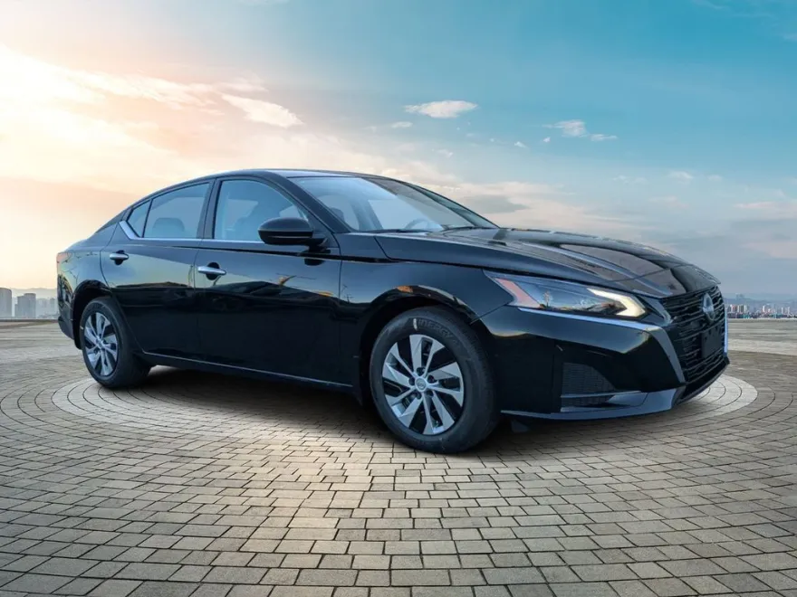 2025 Nissan Altima S photo 1