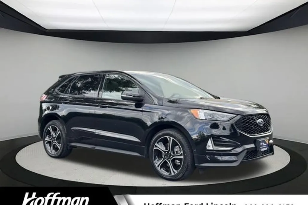2022 Ford Edge ST photo 1