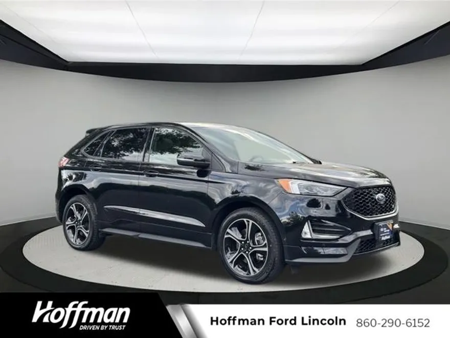 2022 Ford Edge ST photo 1