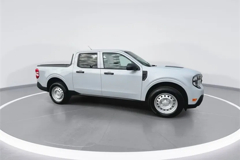 2025 Ford Maverick XL photo 1