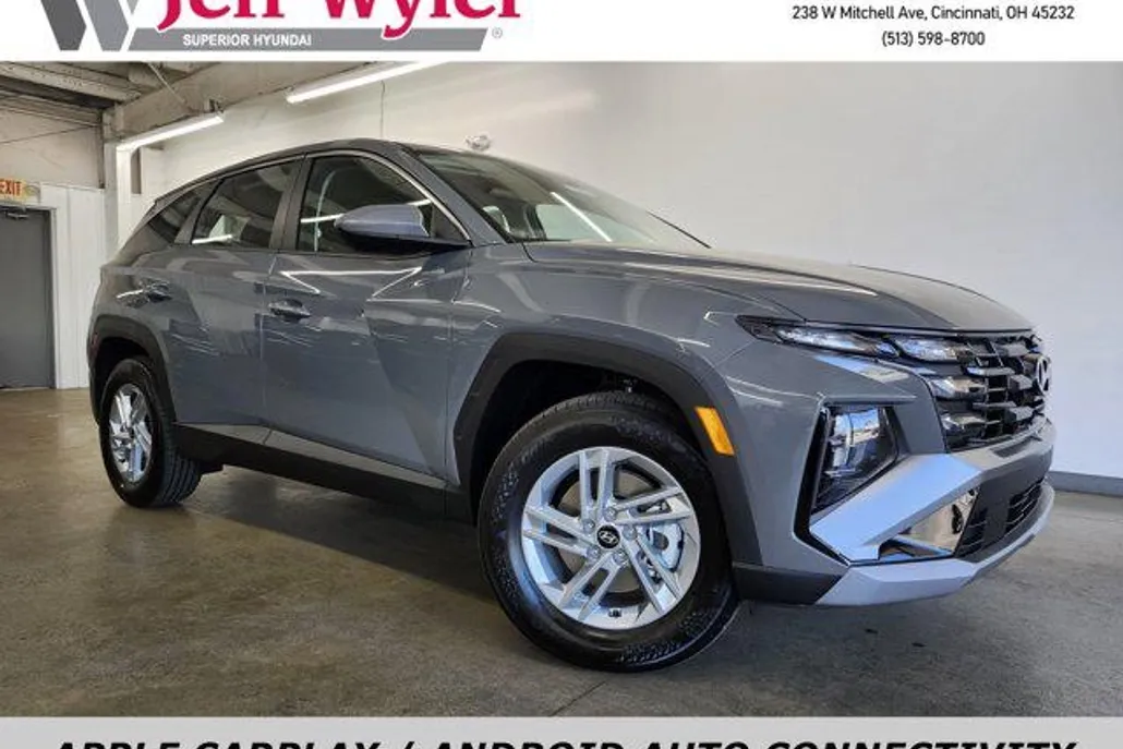 2025 Hyundai Tucson SE photo 1