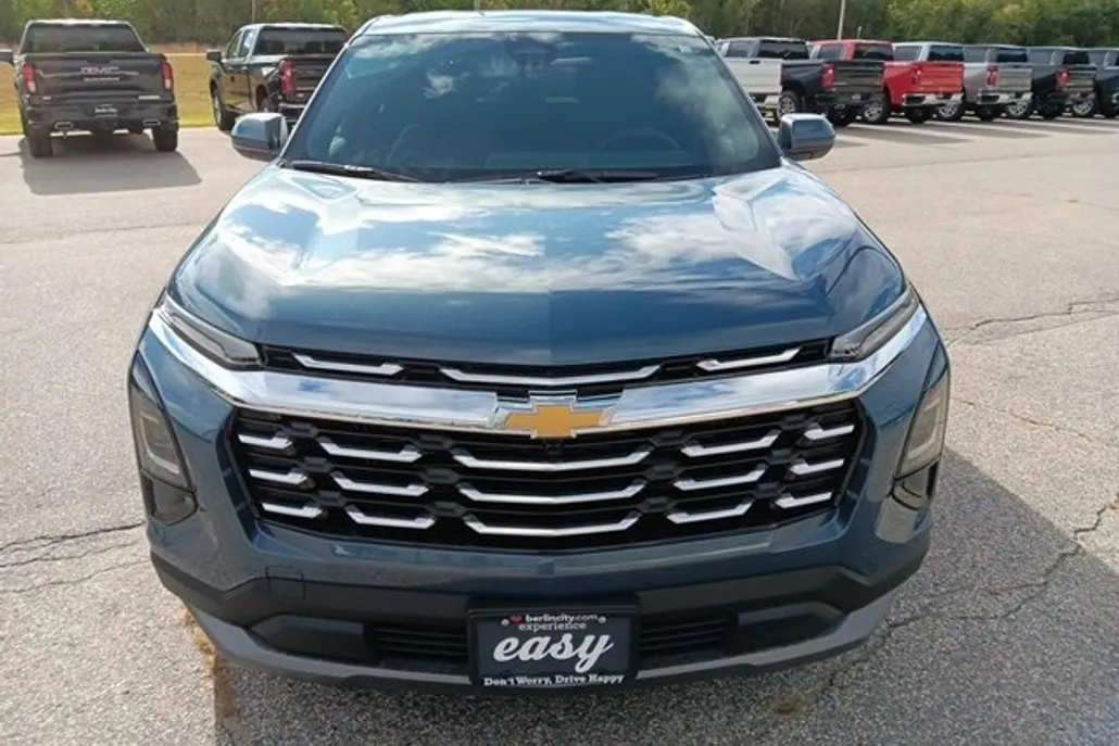 2026 Chevrolet Equinox LT photo 1