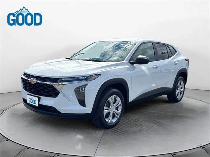 2025 Chevrolet Trax LS photo 1