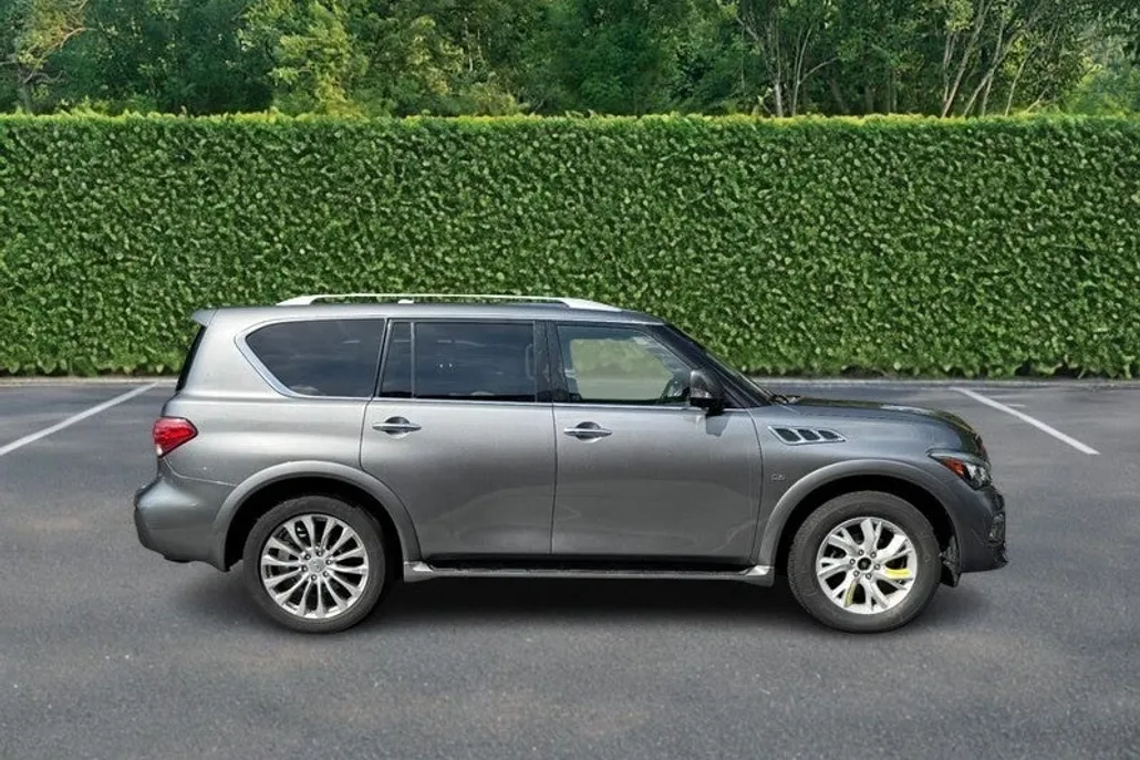 2017 Infiniti QX80 photo 1