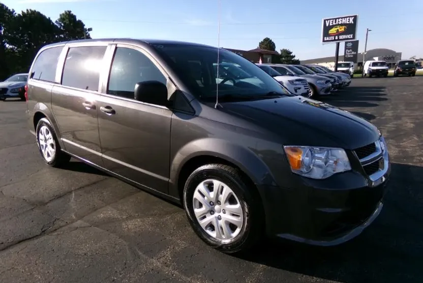 2019 Dodge Grand Caravan SE photo 1