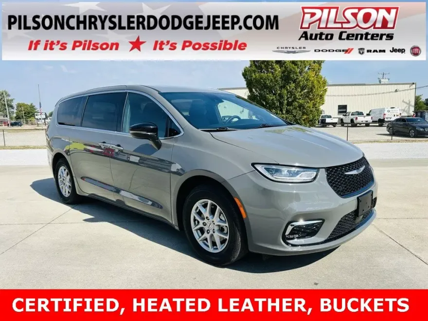 2025 Chrysler Pacifica photo 1