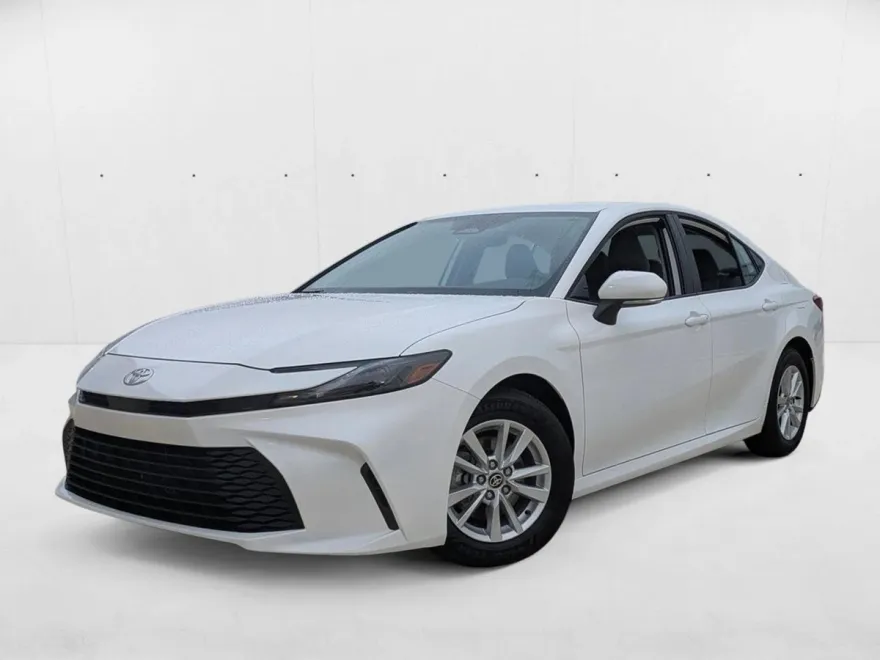 2025 Toyota Camry LE photo 1