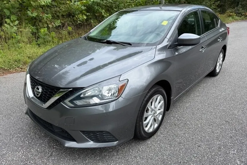2018 Nissan Sentra SV photo 1