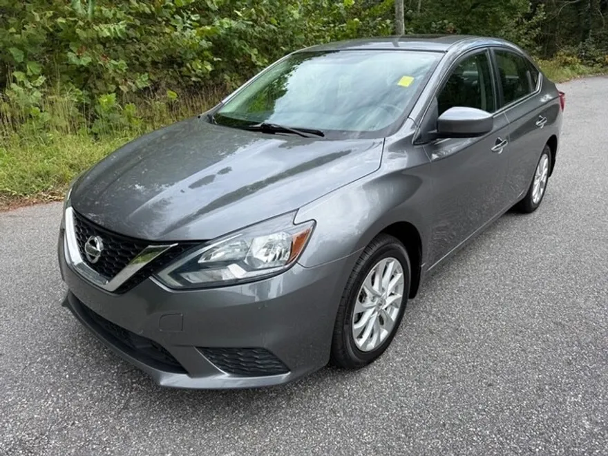 2018 Nissan Sentra SV photo 1