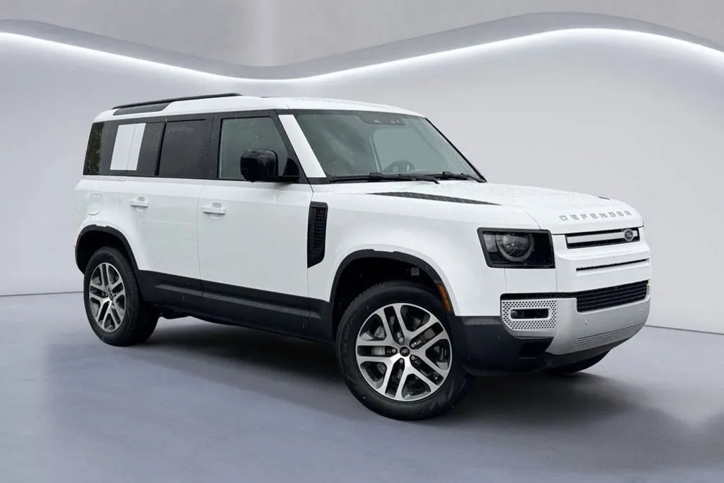2025 Land Rover Defender 110 S photo 1