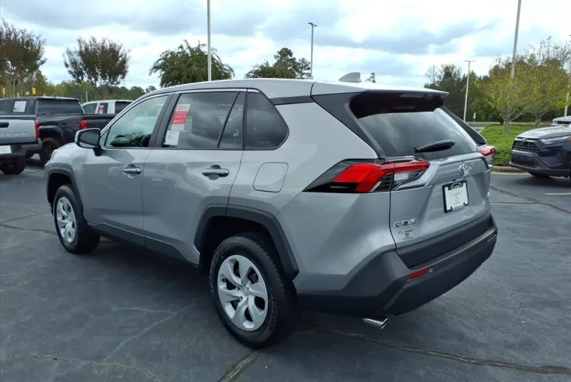 2025 Toyota RAV4 LE photo 1