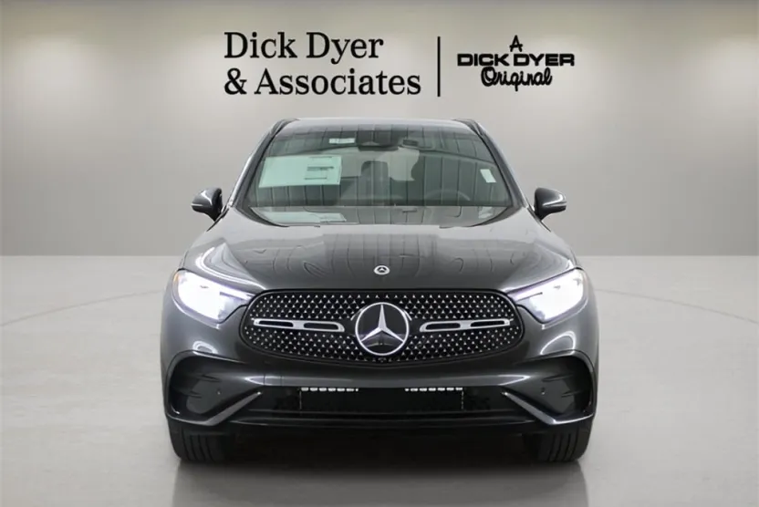 2025 Mercedes Benz GLC 300 photo 1