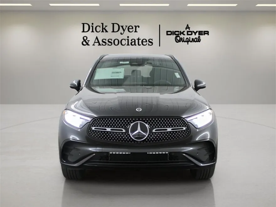 2025 Mercedes Benz GLC 300 photo 1