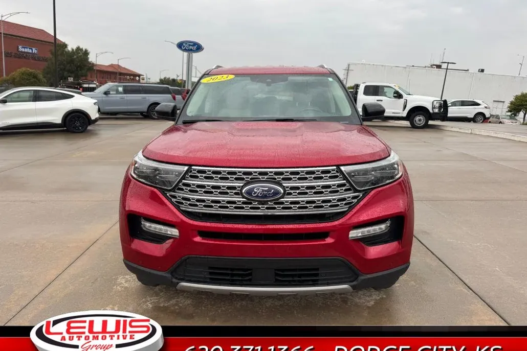 2023 Ford Explorer Limited photo 1