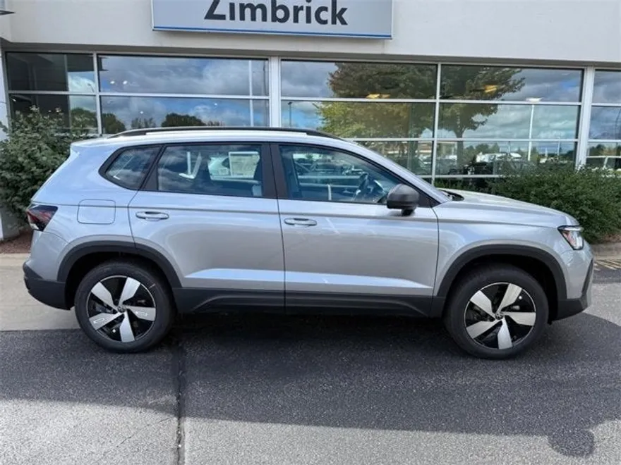 2025 Volkswagen Taos S photo 1