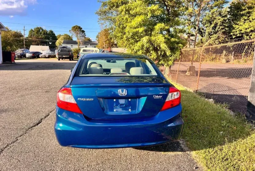 2012 Honda Civic LX photo 1