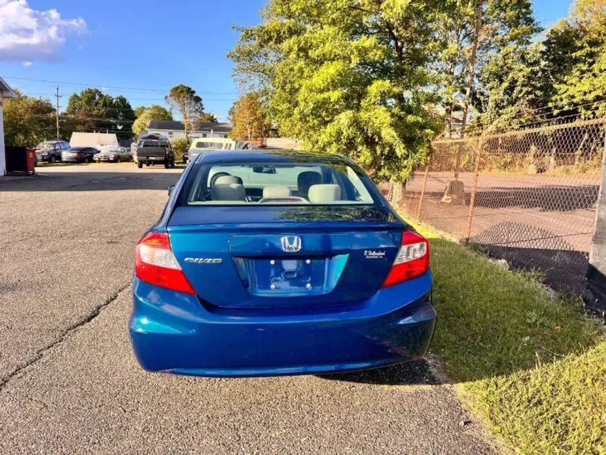 2012 Honda Civic LX photo 1