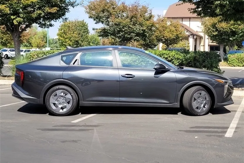 2025 Kia K4 LX photo 1
