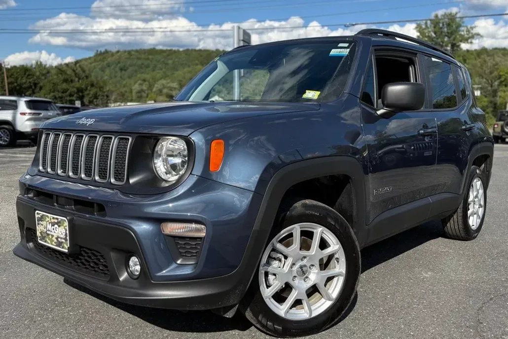 2022 Jeep Renegade Latitude photo 1