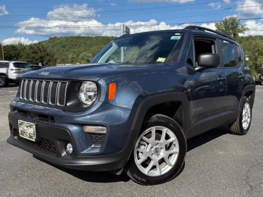 2022 Jeep Renegade Latitude photo 1