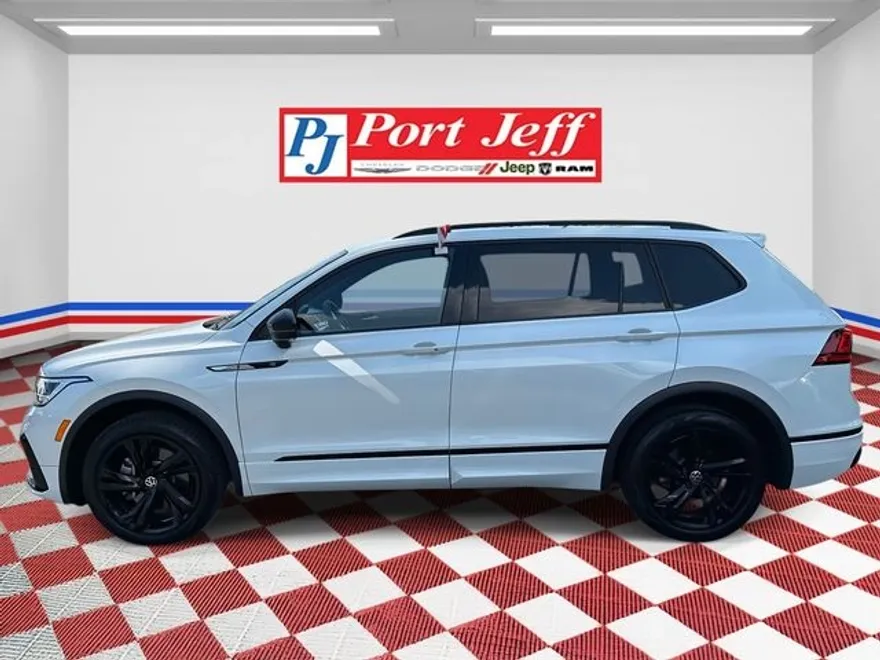 2023 Volkswagen Tiguan SE R-Line Black photo 1