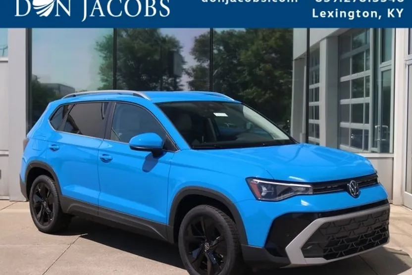 2025 Volkswagen Taos SE photo 1