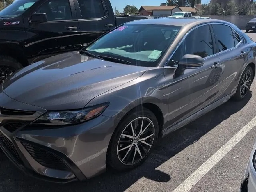 2023 Toyota Camry SE photo 1