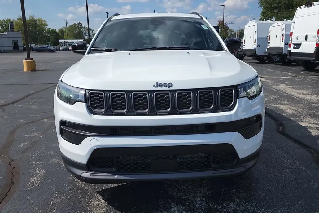 2026 Jeep Compass Latitude photo 1