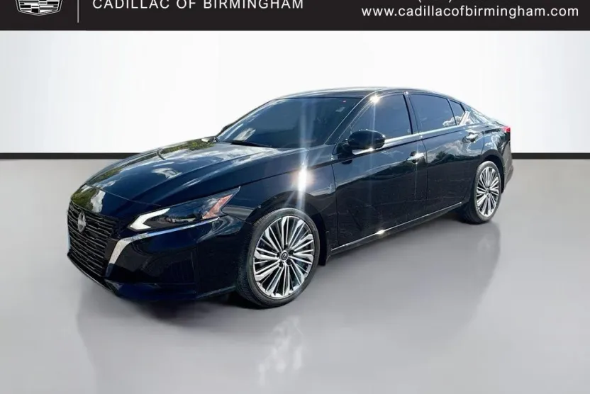 2025 Nissan Altima SL photo 1