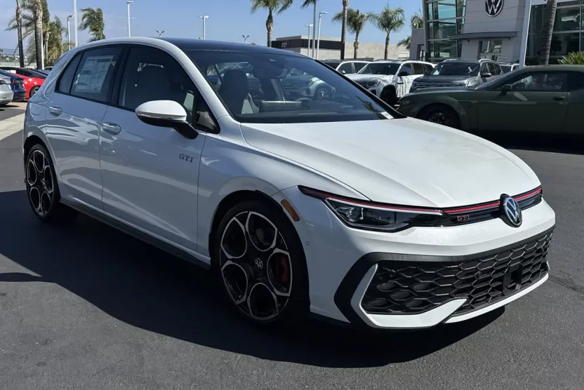 2025 Volkswagen Golf GTI Autobahn photo 1