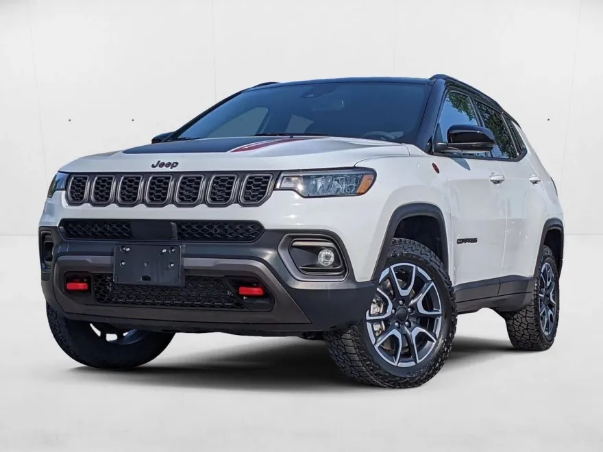 2024 Jeep Compass Trailhawk photo 1