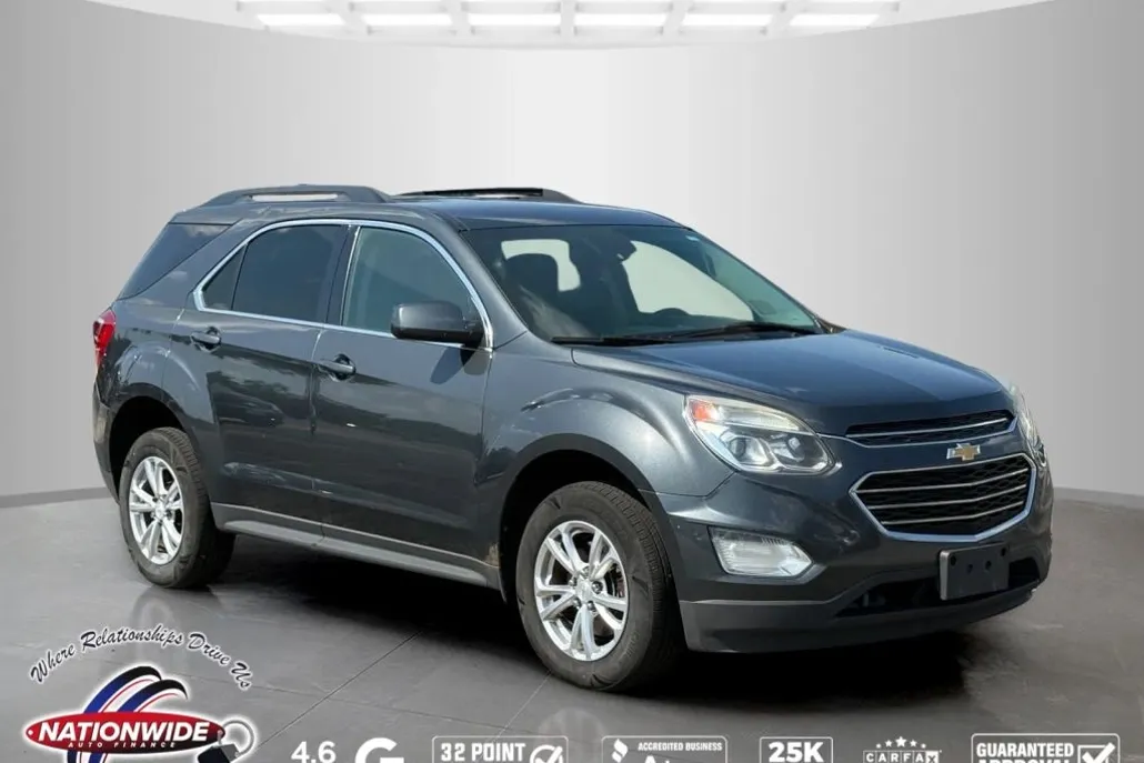 2017 Chevrolet Equinox LT photo 1