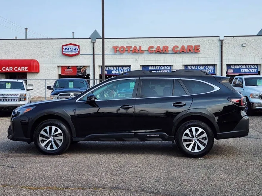 2023 Subaru Outback Premium photo 1