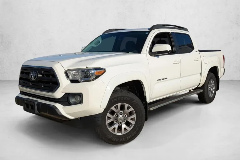 2017 Toyota Tacoma SR5 Double Cab V6 4x4 photo 1