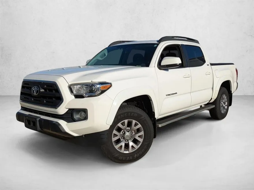 2017 Toyota Tacoma SR5 Double Cab V6 4x4 photo 1