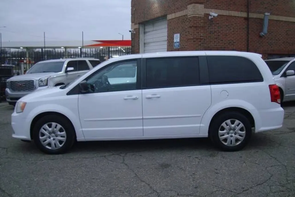 2014 Dodge Grand Caravan SE photo 1