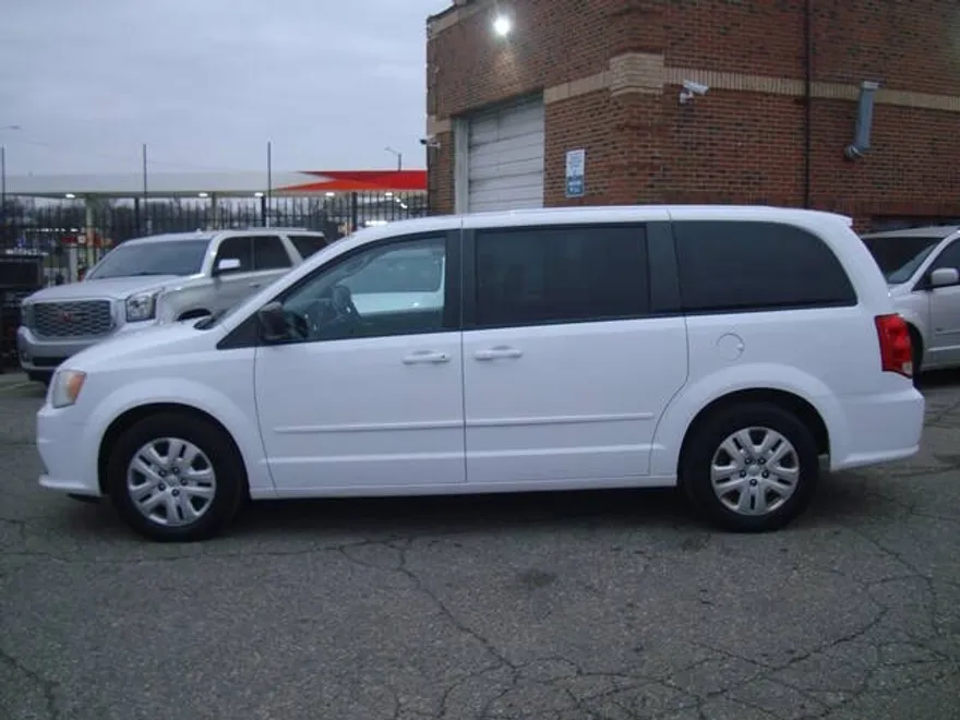 2014 Dodge Grand Caravan SE photo 1