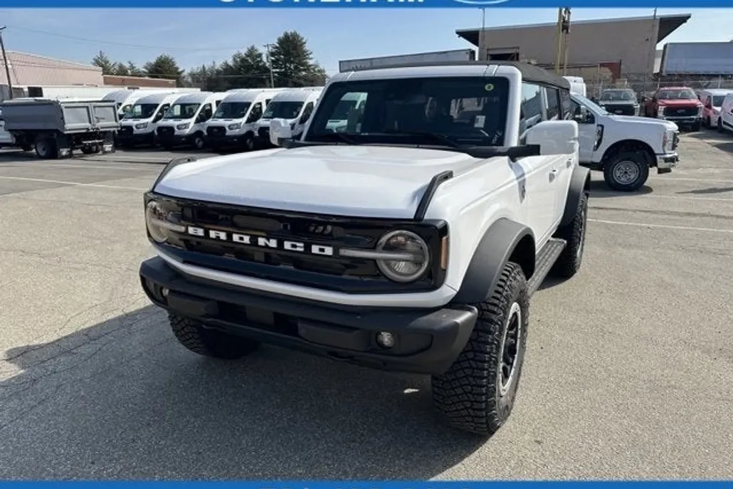 2024 Ford Bronco Outer Banks photo 1