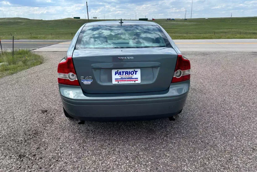 2004 Volvo S40 T5 photo 1